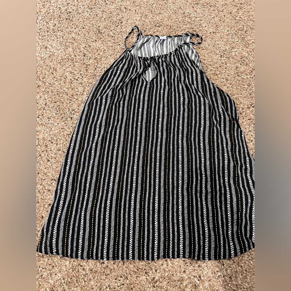 Old Navy Black and Gray Patterned Blouse
